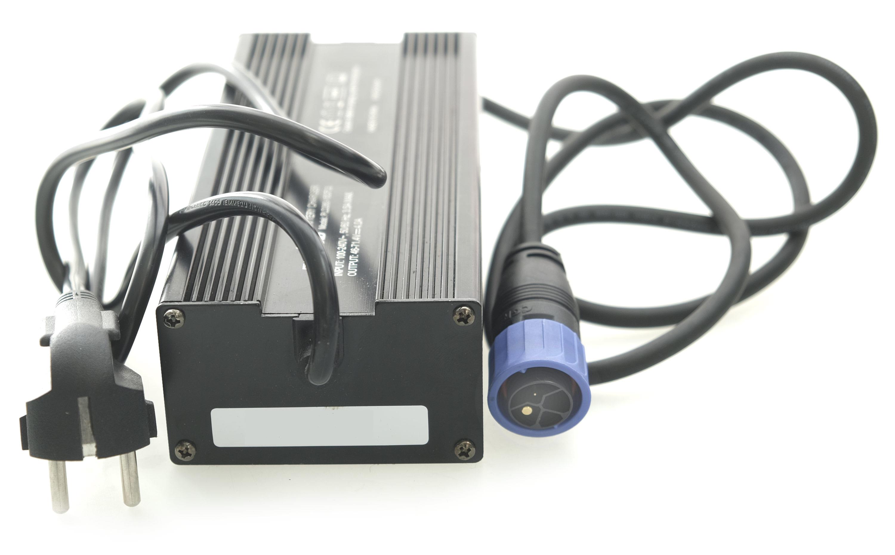 Ersatz- oder Zusatzladegerät für SFM E-Bee 60V 4A